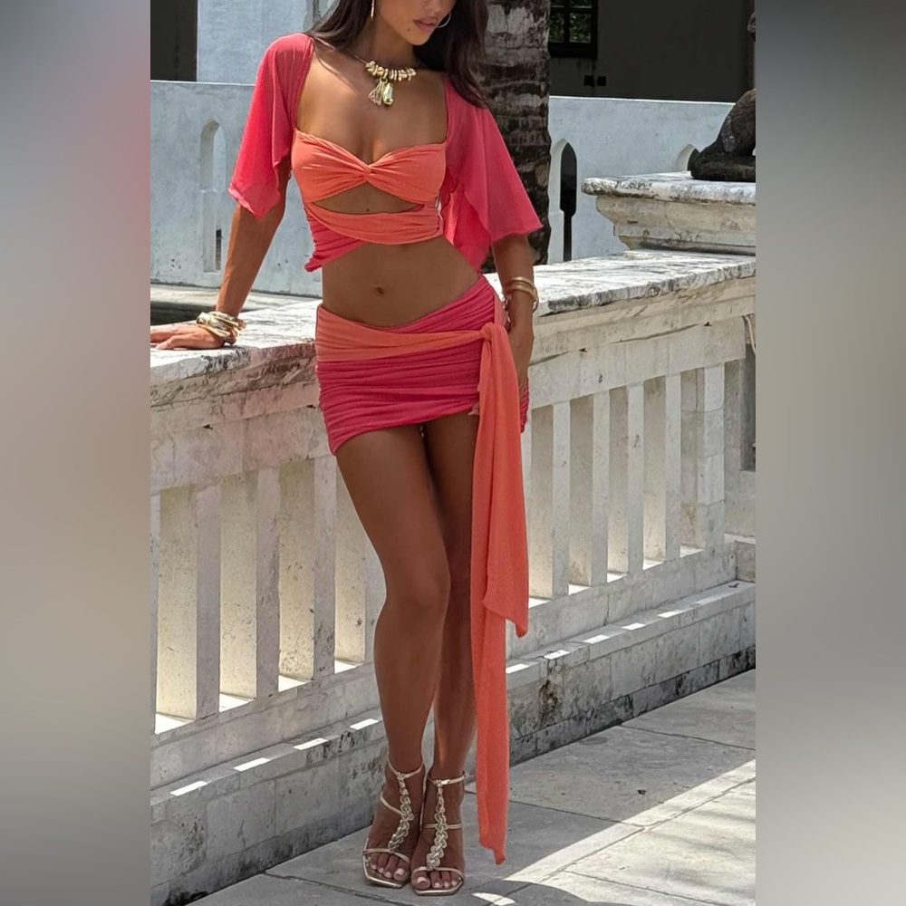 OUTCAST EMILLI MINI SKIRT CORAL NWT - Picture 2 of 8